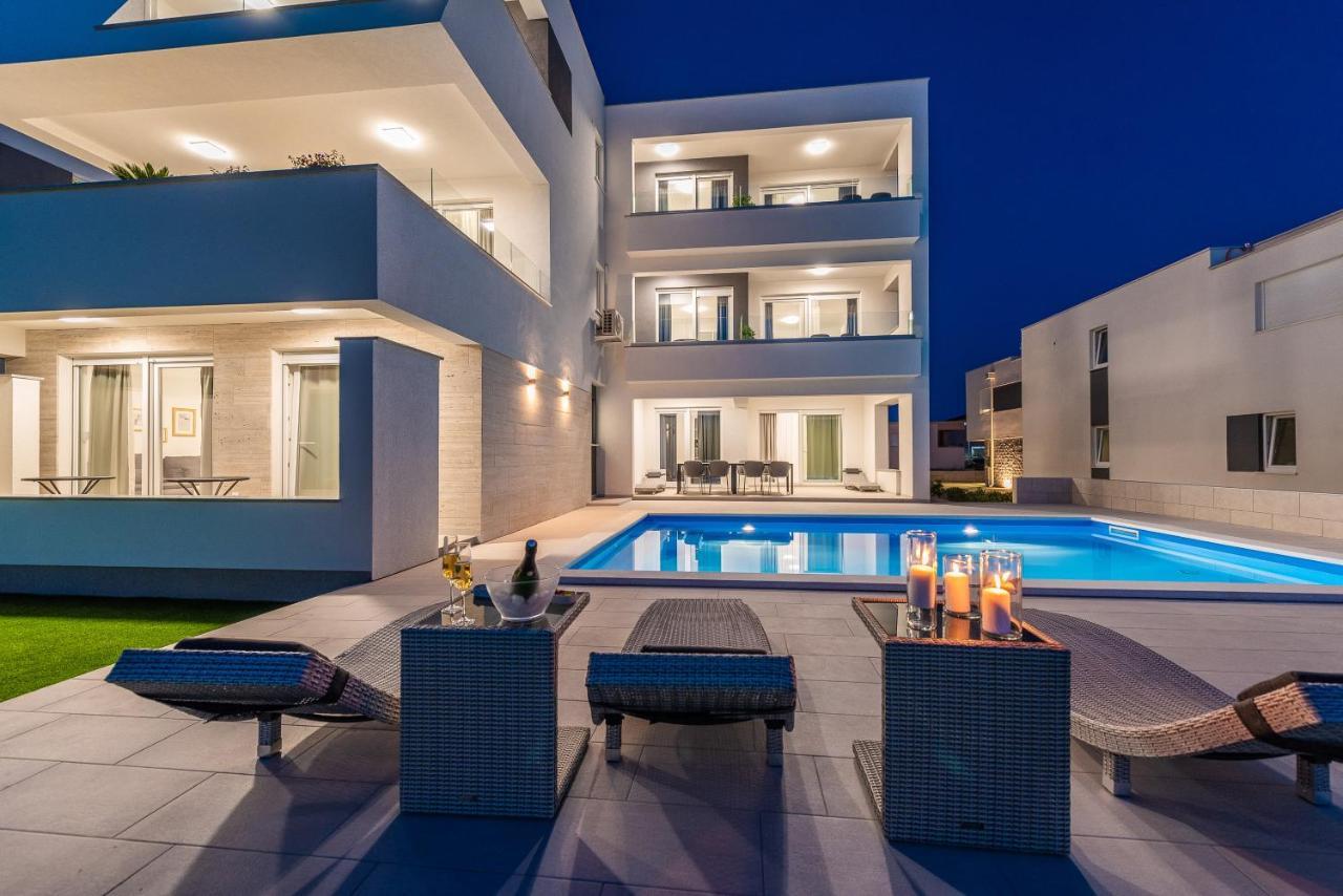 Apartments & Rooms Pool Villas Maris 诺瓦利娅 外观 照片
