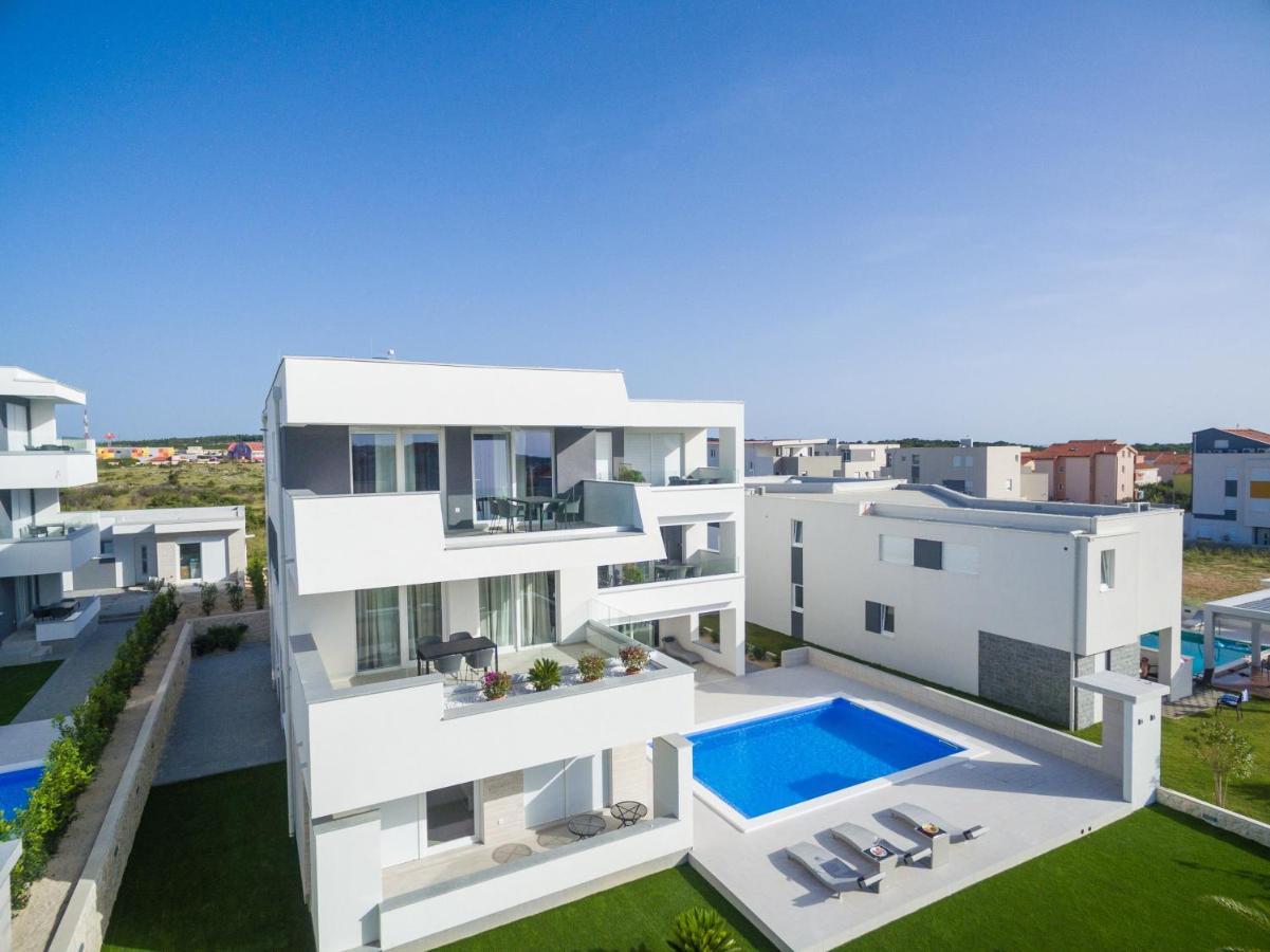 Apartments & Rooms Pool Villas Maris 诺瓦利娅 外观 照片