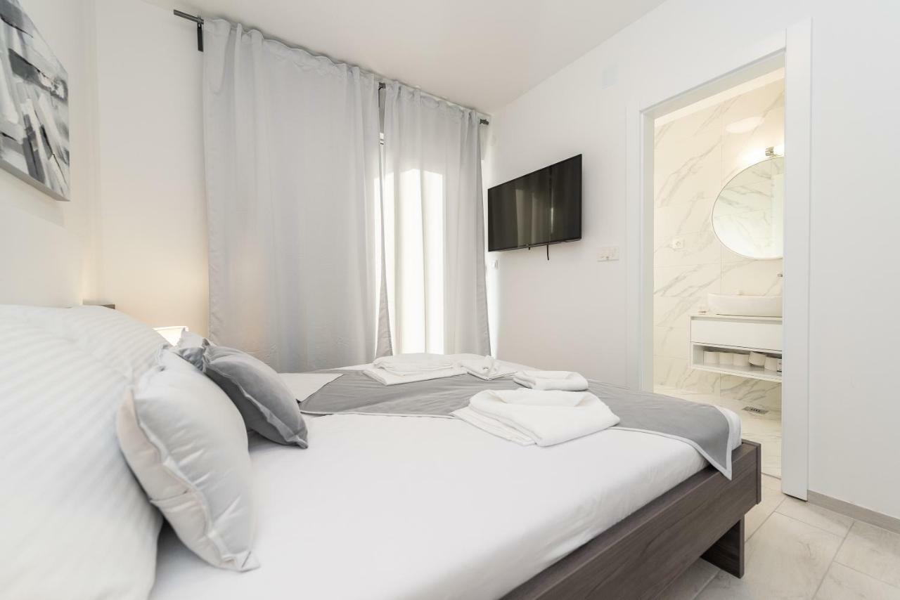 Apartments & Rooms Pool Villas Maris 诺瓦利娅 外观 照片
