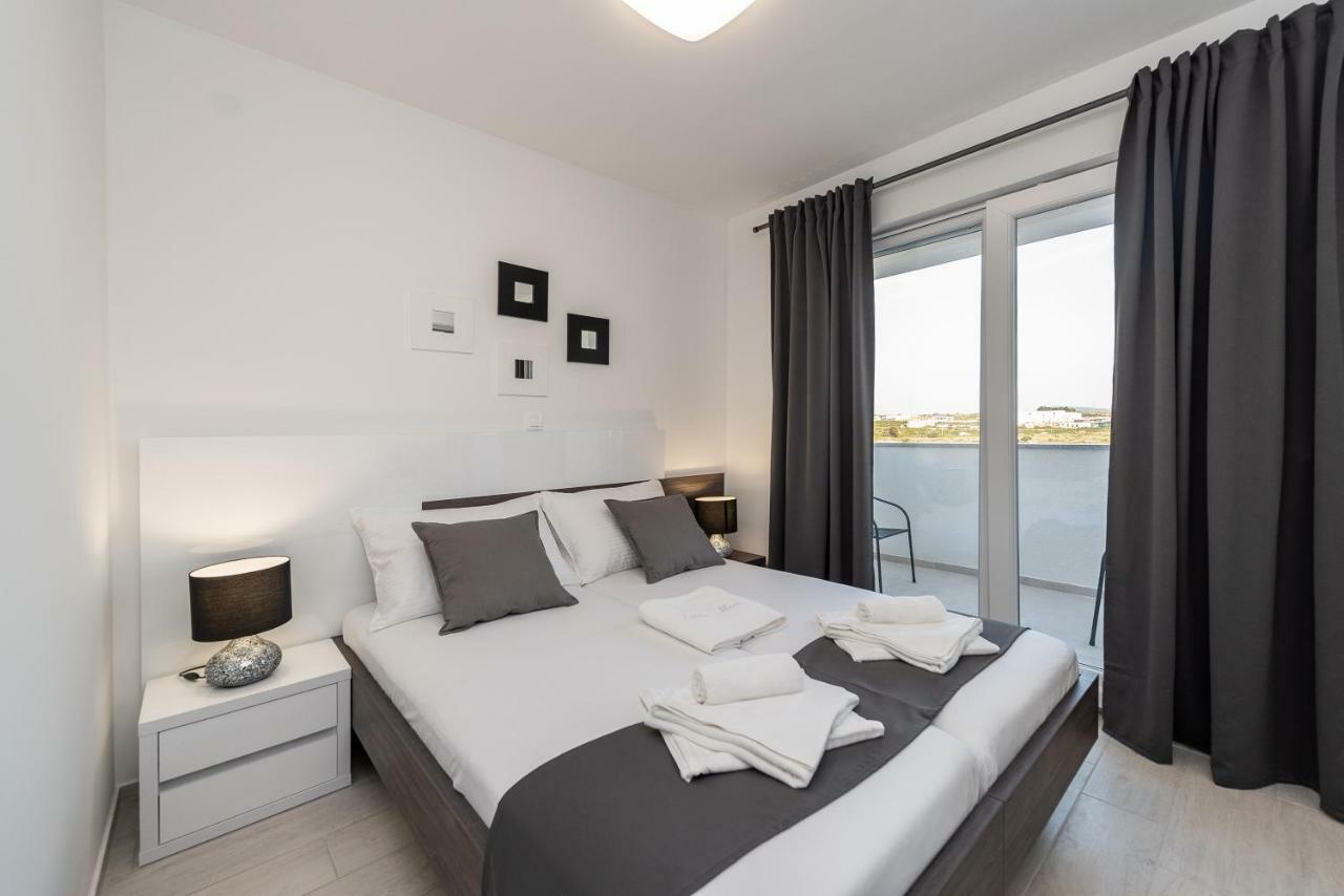 Apartments & Rooms Pool Villas Maris 诺瓦利娅 外观 照片