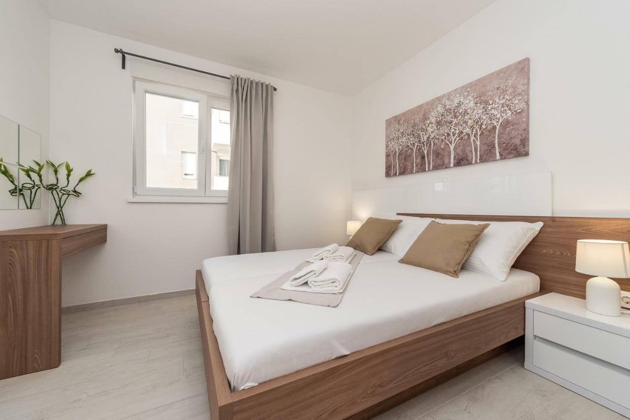 Apartments & Rooms Pool Villas Maris 诺瓦利娅 外观 照片