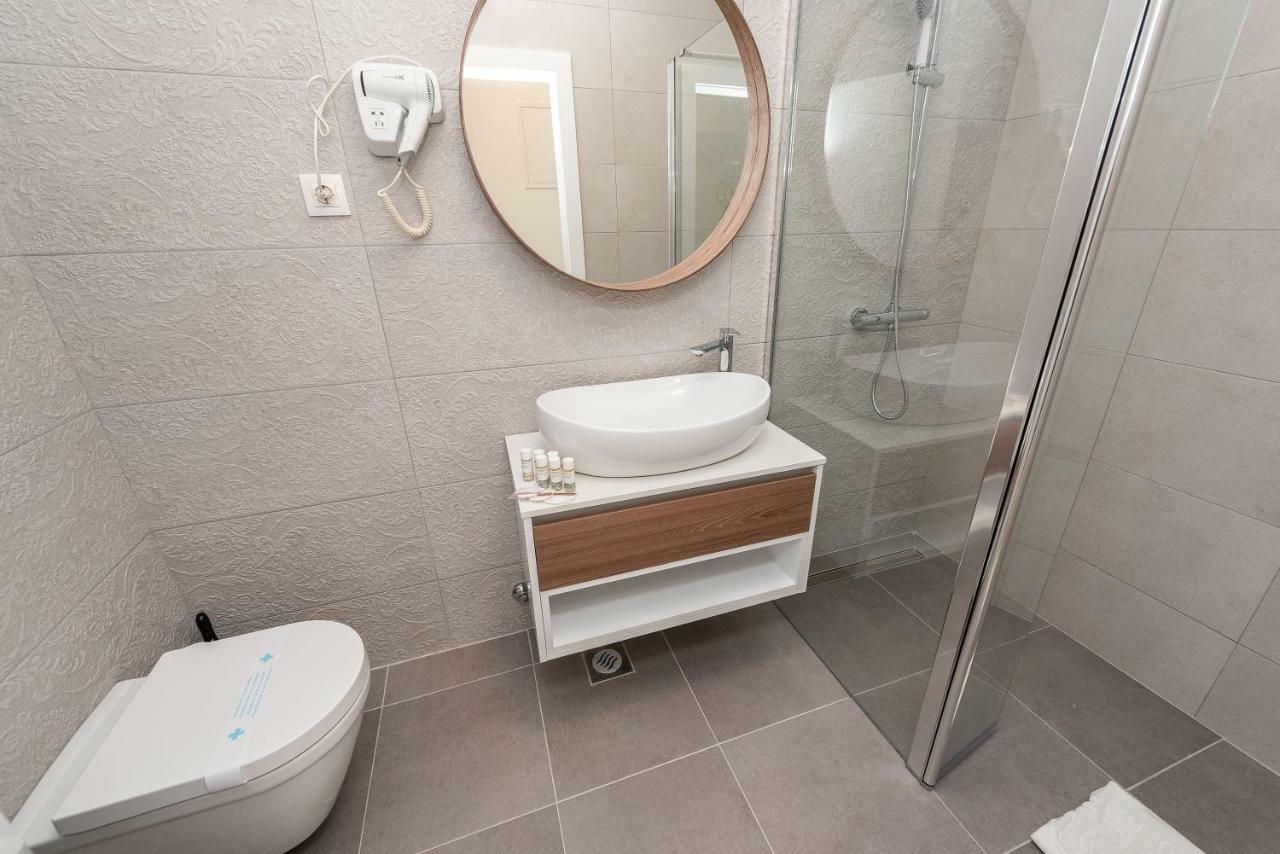Apartments & Rooms Pool Villas Maris 诺瓦利娅 外观 照片