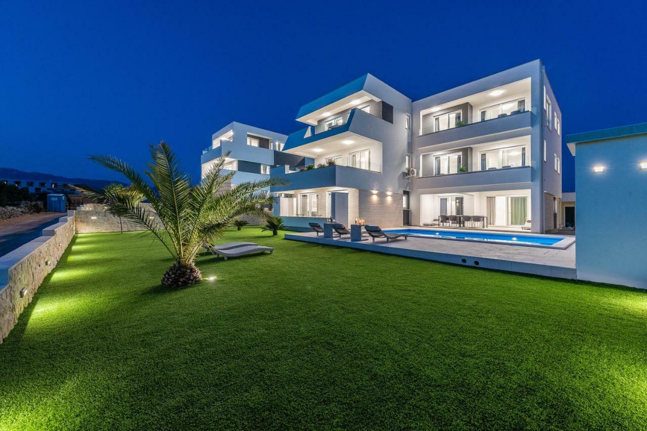 Apartments & Rooms Pool Villas Maris 诺瓦利娅 外观 照片