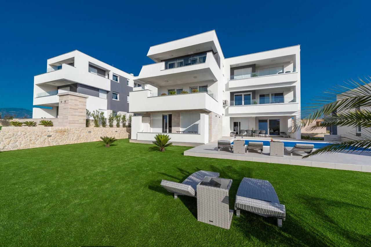 Apartments & Rooms Pool Villas Maris 诺瓦利娅 外观 照片